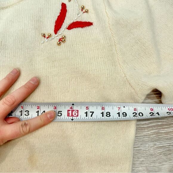 TAMRA Wool Angora White Cream Vintage Sweater Embroidery Golden Tone Beads 1960s - Picture 9 of 11